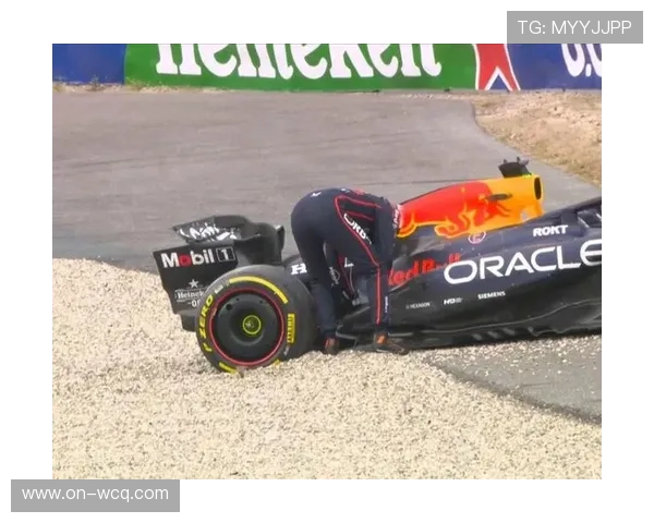 法拉利内部竞争引关注，勒克莱尔不满情绪与汉密尔顿表现低于预期